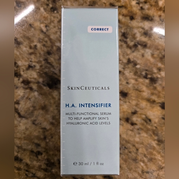 SkinCeuticals H.A. Intensifier